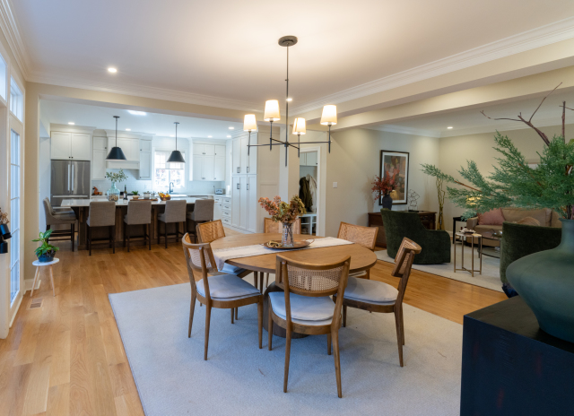 Bright and Spacious Bedroom Layout
We preserved the open layout and enhanced it with updated trim and fresh paint, creating a bright and cohesive retreat.