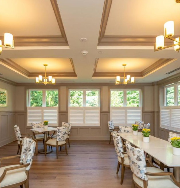 Elegant dining room at Samara House